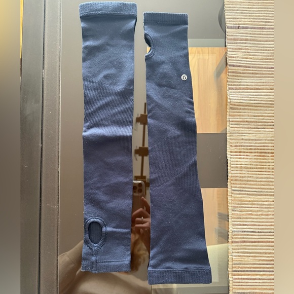 Lululemon arm warmer - Picture 1 of 3